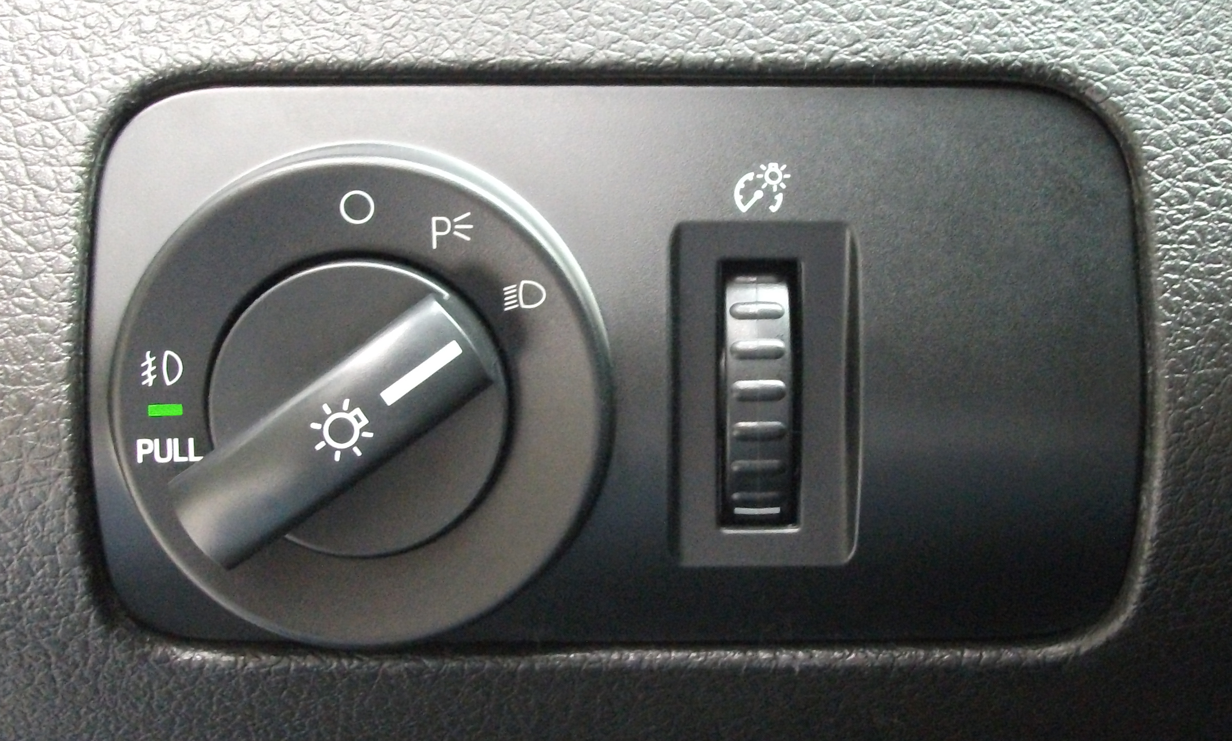 OEM-Style Ford Headlight / Foglight Switch - Fits All (2005-2009)
